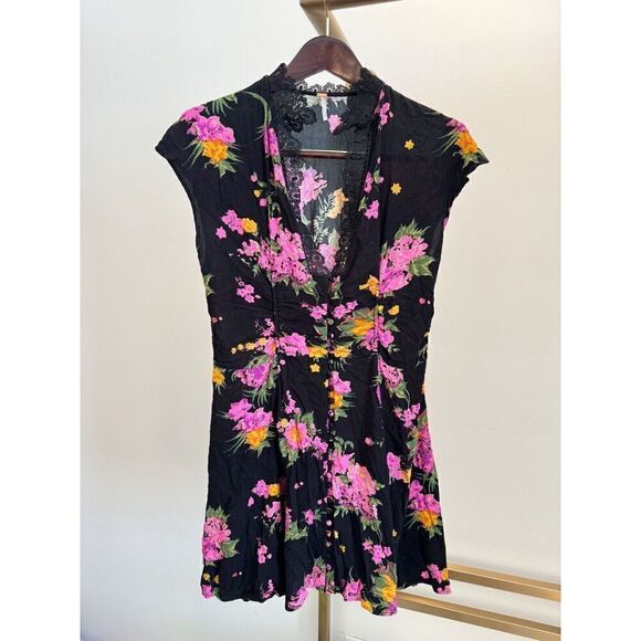 Free People Sz 8 Alora Mini Dress Black Pink Orange Floral Lace V Neck Buttons - Picture 2 of 10